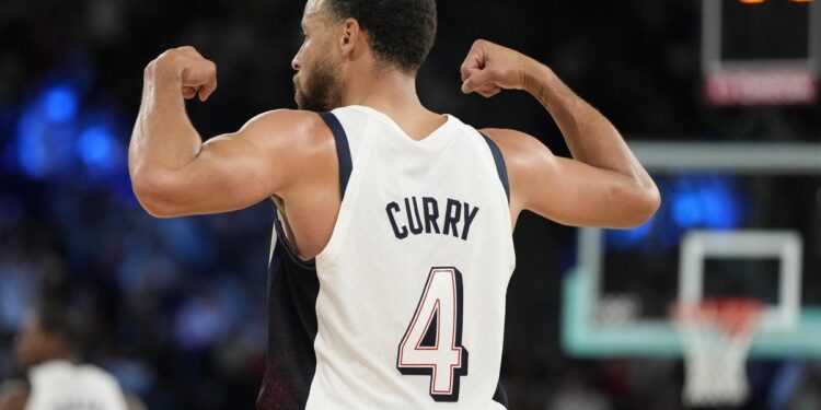 Curry levanta a Estados Unidos de entre los muertos