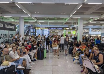 Aena activa el comité de crisis ante el caos aéreo en el aeropuerto de Palma por la DANA