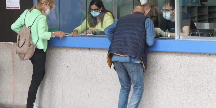 Esto es lo que necesitas para solicitar la ayuda de 700 euros de la Seguridad Social