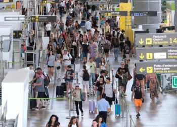 Los hoteleros valencianos se rebelan contra el registro de viajeros del Gobierno: ‘nos restará competitividad’