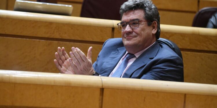 El Gobierno sacará la reforma de las pensiones con su mayoría y descarta acudir al PP