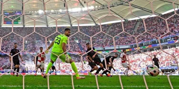 Una valiente Albania sitúa a Croacia al borde del abismo