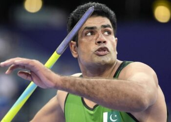 El campeón olímpico de jabalina solo tiene una y la consiguió gracias a un ‘crowdfunding’ que organizó su gran rival