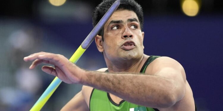 El campeón olímpico de jabalina solo tiene una y la consiguió gracias a un ‘crowdfunding’ que organizó su gran rival