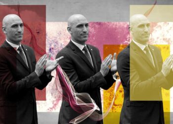 Luis Rubiales, el beso que inició la revolución