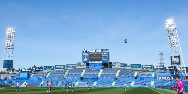 El Comité de Apelación deja sin efecto el cierre parcial del Coliseum por los insultos a Acuña y Sánchez Flores