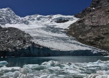 Los glaciares del planeta se derriten mucho más rápido de lo previsto, alertan los científicos