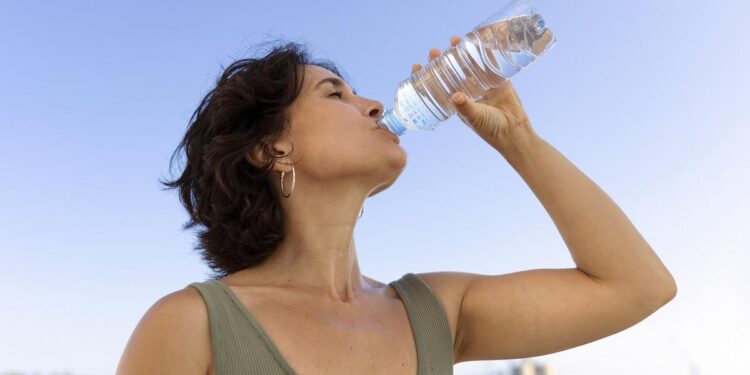 Estos son los trucos para dejar de tener hipo en cuestión de minutos: ¿qué pasa si persiste?