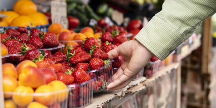 Si tengo el colesterol alto, ¿qué alimentos debo eliminar de mi dieta y cuáles me convienen?