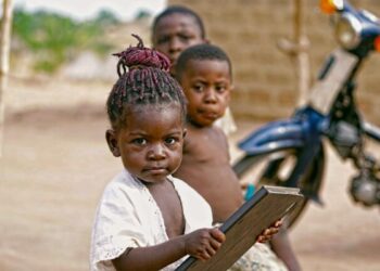 Los factores ambientales marcan el comportamiento de los niños