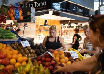 Los alimentos básicos seguirán sin tener IVA hasta el próximo junio