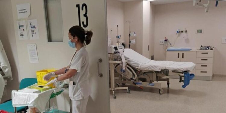 Los hospitales privados de Murcia casi duplican en cesáreas a los públicos