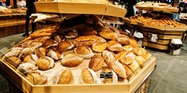 Este es el truco de la OCU para saber si un pan del supermercado es congelado