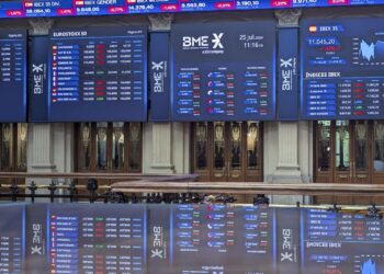 El Ibex amortigua su caída al 0,6% y salva la barrera de los 11.100 puntos