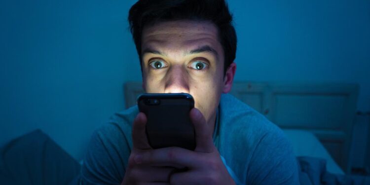 Los españoles consumieron 2 horas diarias de Internet en julio de 2024, casi 5 minutos más que en 2023