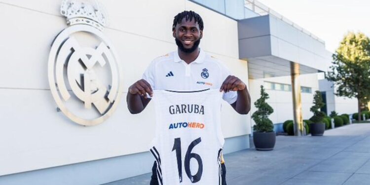 Usman Garuba regresa al Real Madrid por tres temporadas, hasta 2027