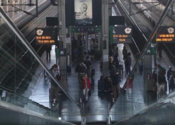 Desalojan de un tren en Córdoba a 20 personas que celebraban una despedida de soltero