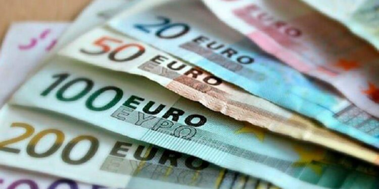 Esta es la ayuda de 700 euros de la Seguridad Social que ya puedes pedir: requisitos