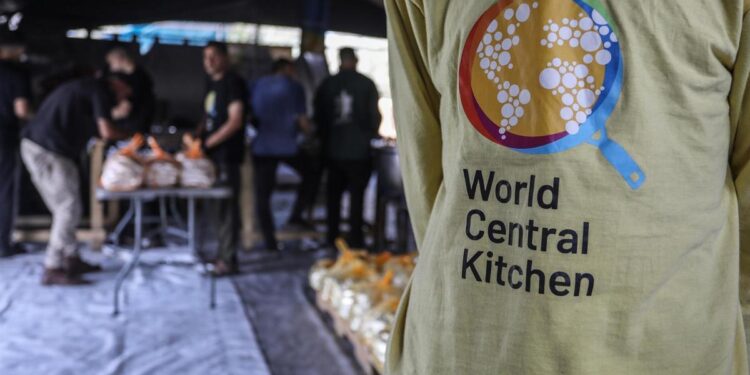 Muere un trabajador palestino de la ONG del chef José Andrés durante un bombardeo israelí en Gaza