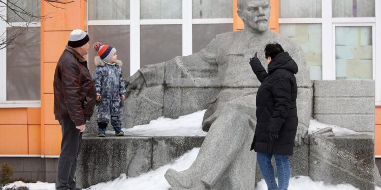 ¿Quién fue Lenin? Cinco claves sobre la figura del líder comunista en el centenario de su muerte