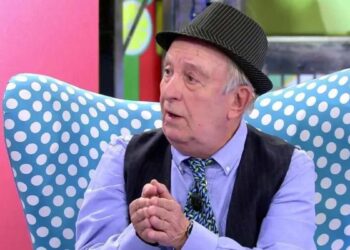 Muere Carlos Ferrando, periodista de crónica social y colaborador de ‘Crónicas marcianas’ y ‘Qué tiempo tan feliz’