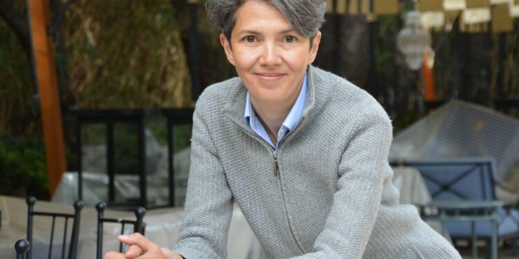 ‘Un bien relativo’, de Teresa Cardona: el valor de lo cotidiano