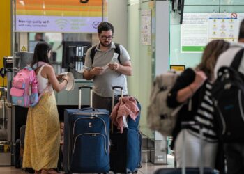 Cambia la normativa del equipaje de mano en los aviones: los líquidos son los grandes afectados