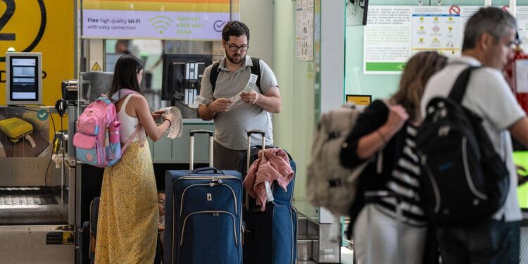 Cambia la normativa del equipaje de mano en los aviones: los líquidos son los grandes afectados