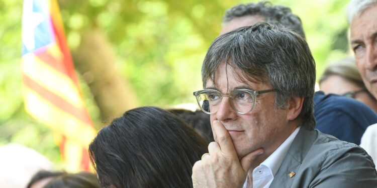 Puigdemont asegura que ya está regresando a Cataluña y que su detención sería “ilegal”