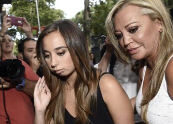 Andrea Janeiro regresa a España y sorprende a todos con su cambio físico