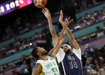 Estados Unidos exhibe músculo ofensivo para acabar con Brasil