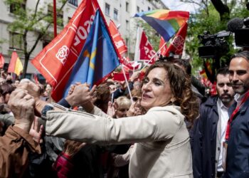 El PSOE espera una señal de Sánchez tras la demostración de apoyo y asimila su posible marcha