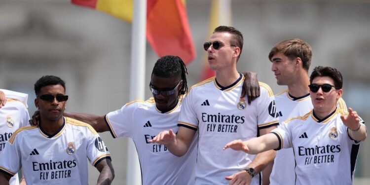 Jorge Mendes desafía a Florentino con el silencio de Lunin en la portería del Real Madrid