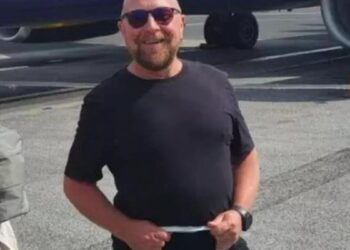 Un hombre de 64 años viaja a Ibiza solo con una muda de ropa para estar 24 horas de fiesta ininterrumpida