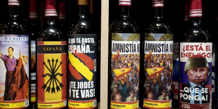 El PSOE acusa a Almeida de ‘dejadez’ con la tienda de los artículos de Franco: la pudo cerrar ‘hace tres meses’