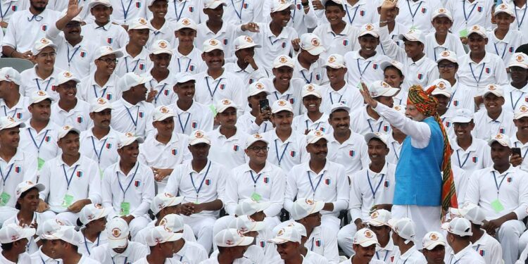 Protestas y huelgas médicas tras la violación y asesinato de una joven doctora en India