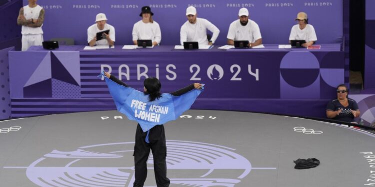 El COI se enreda con su Equipo de Refugiados: censura a una atleta por la defensa de las mujeres afganas