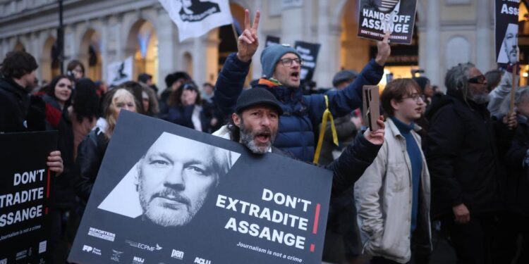 La justicia británica pospone unos días su decisión sobre la extradición de Julian Assange a EEUU