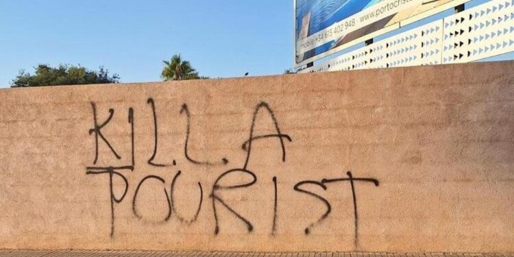 Clientes del alquiler vacacional cancelan reservas por las protestas contra el turismo en Mallorca