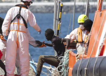Crece la presión con 3.000 migrantes en agosto, a las puertas del mar en calma