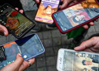 ¿Prohibir los móviles en los institutos?