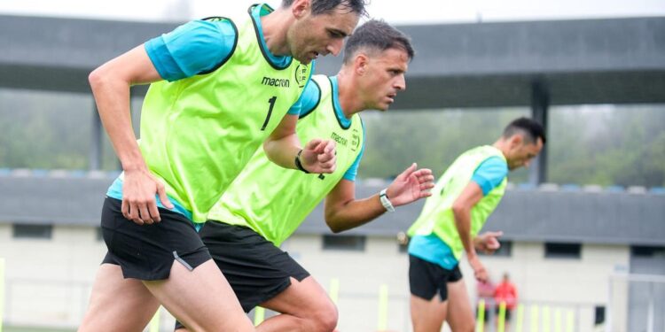 Los 20 árbitros de Primera División de fútbol en esta temporada 2024-25