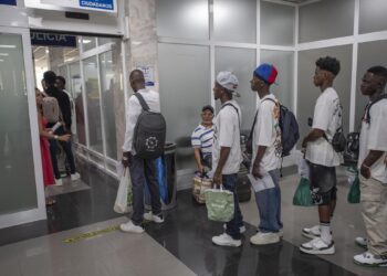 Ceuta pide ayuda a las comunidades por la saturación de los centros de menores migrantes