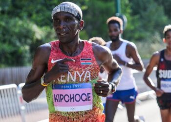 Eliud Kipchoge, la caminata popular y un ‘no comment’