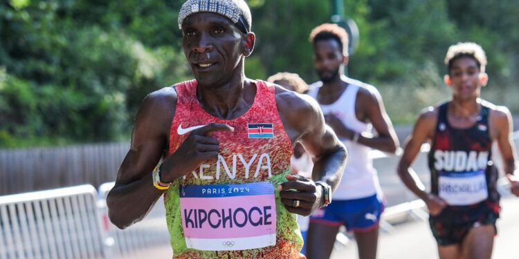 Eliud Kipchoge, la caminata popular y un ‘no comment’