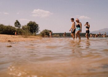 Palencia tiene playa, vaya, vaya: ‘Viene mucha gente de Cantabria a pasar el día’