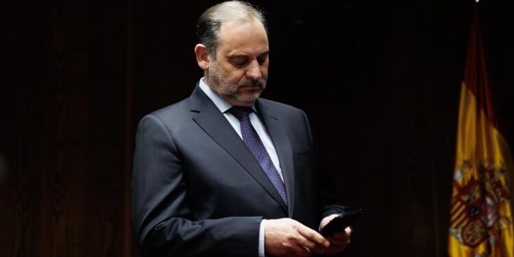 Ábalos tacha de ‘tribunal de honor’ el ‘improcedente’ informe de Transportes sobre Koldo: ‘No me lo esperaba del PSOE’