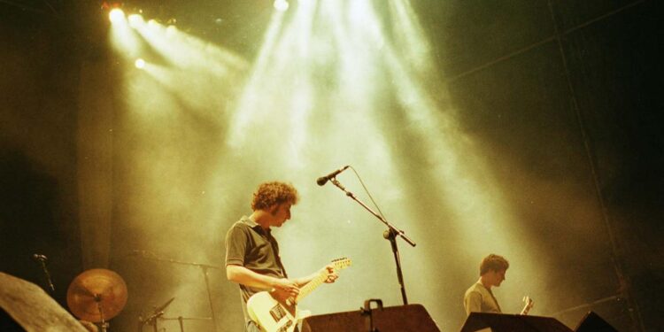 Sufrir como Los Planetas: si te duele el corazón, póntelos… nada como ‘La playa’ para llorar un poco más