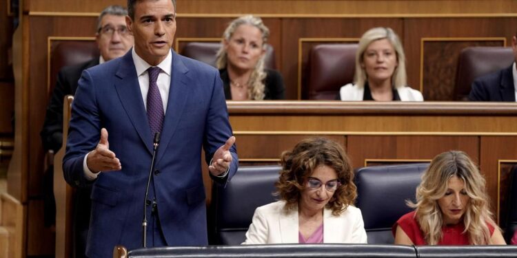 Sánchez aprovecha la irrupción de Alvise para desgastar a Feijóo y Abascal en el Congreso