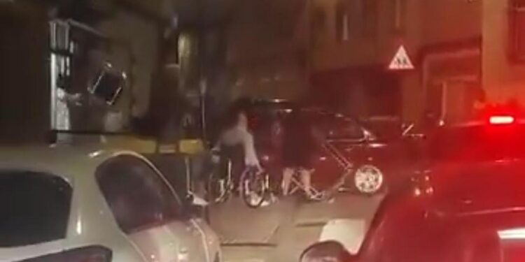 Estampa un coche contra un bar de A Coruña en el que se encontraba su ex con su nueva pareja